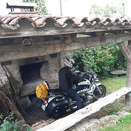 Casa de hóspedes Chez Claire Latouille-Lentillac