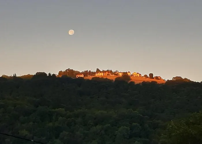 בית הארחה Chez Claire Latouille-Lentillac
