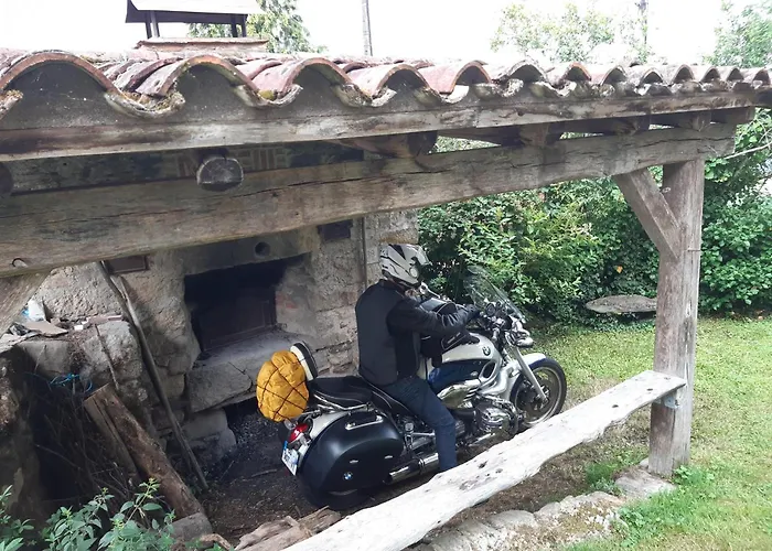 בית הארחה Chez Claire Latouille-Lentillac