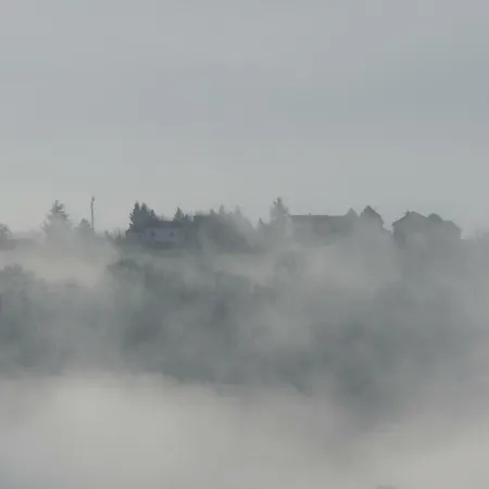 Chez Claire Latouille-Lentillac